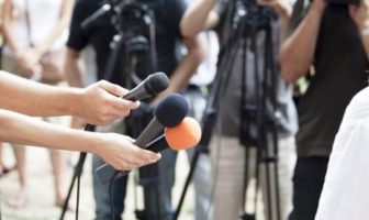 Svjetski dan slobode medija: Napadi i tužbe svakodnevnica novinara u BiH Svjetski dan slobode medija: Napadi i tužbe su svakodnevnica novinara u BiH