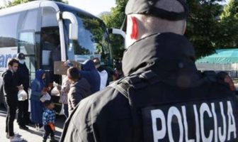 Postupanje s migrantima Mektić nazvao državnim udarom i pozvao na hapšenje policijskog komesara HNK Postupanje s migrantima Mektić nazvao državnim udarom i pozvao na hapšenje policijskog komesara HNK