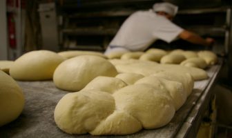 Šta jedemo (1): Od februara nema kontrole obavezne količine brašna u pekarskim proizvodima Šta jedemo (1): Od februara nema kontrole obavezne količine brašna u pekarskim proizvodima