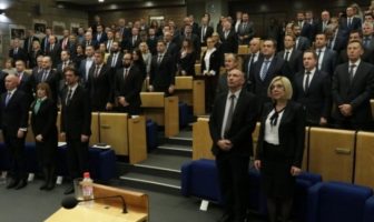 Muški parlamenti: Samo petina mandata u rukama žena Muški parlamenti: Samo petina mandata u rukama žena