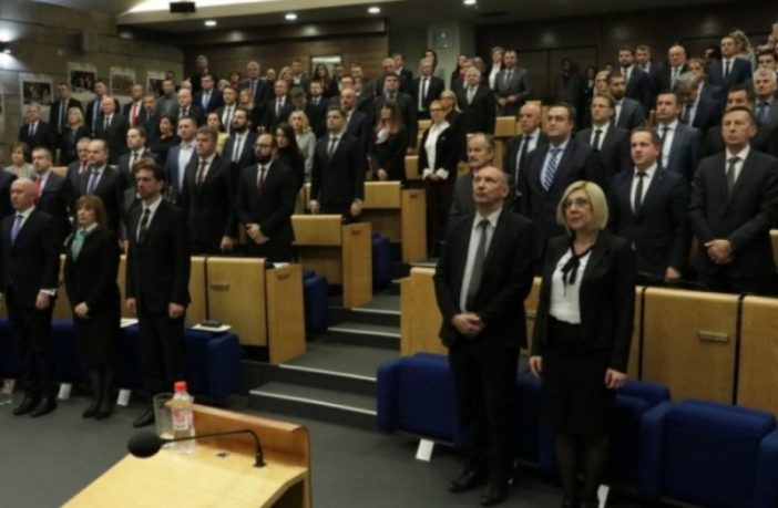 Muški parlamenti: Samo petina mandata u rukama žena