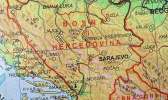Republike SFRJ imale su ustavno pravo na odcjepljenje, bh. entiteti sastavni su dio države BiH i ne mogu biti suverene države Republike SFRJ imale su ustavno pravo na odcjepljenje, bh. entiteti sastavni su dio države BiH i ne mogu biti suverene države
