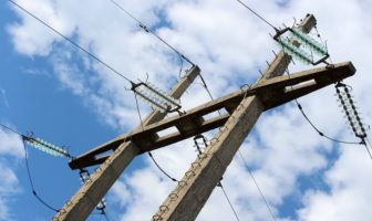 Potrošači uz račun za struju plaćaju naknadu za obnovljive izvore energije čak i ako koriste struju proizvedenu iz uglja
