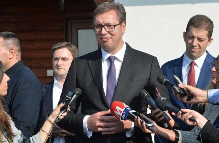 SATIRA: Vučić iz osvete medijima objavio memoare iz djetinjstva
