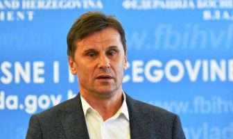 Novalić najavio masovnu nabavku testova i respiratora za općine, kantone i Federaciju Novalić najavio masovnu nabavku testova i respiratora za općine, kantone i Federaciju