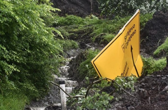 Plaćamo vodne naknade a umjesto sanacije vodotoka i prevencije poplava nadležni se bave pisanjem upozorenja