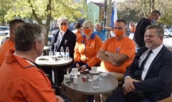 Ni u jeku pandemije stranački skupovi se ne propuštaju Ni u jeku pandemije stranački skupovi se ne propuštaju