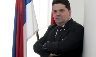 SATIRA(NJE): Stevandić se srdi na CIK i odriče se plate u Parlamentu BiH