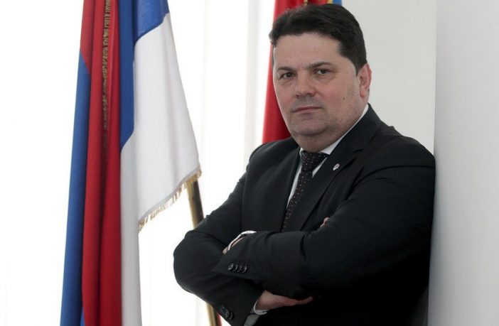 SATIRA(NJE): Stevandić se srdi na CIK i odriče se plate u Parlamentu BiH