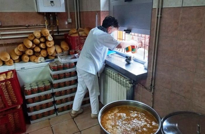 NEVIDLJIVI: Sve više ljudi u BiH kuca na vrata javnih kuhinja
