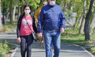 Vakcina za masovnu imunizaciju u FBiH još nema: šutnja iz Zavoda za javno zdravstvo Vakcina za masovnu imunizaciju u FBiH još nema: šutnja iz Zavoda za javno zdravstvo