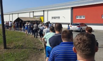 Za vakcinisanje u Hrvatskoj državljanima BiH nije potrebna prethodna najava Za vakcinisanje u Hrvatskoj državljanima BiH nije potrebna prethodna najava