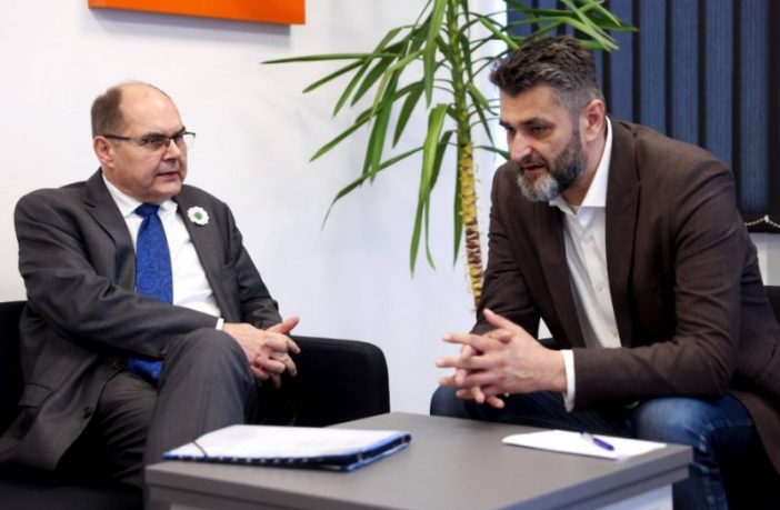 Schmidt: Borba protiv negiranja ratnih zločina, veličanja zločinaca i sankcioniranje ovih pojava važan zadatak za bh. društvo