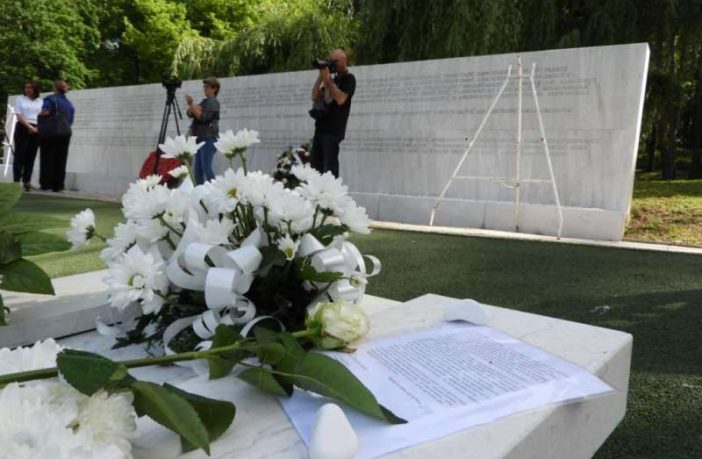 U Federaciji BiH Dan žalosti zbog godišnjice masakra na tuzlanskoj Kapiji