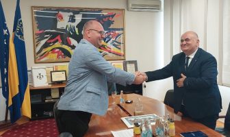 Gradonačelnik Tuzle Zijad Lugavić upriličio prijem za Nedžada Jusića, dobitnika nagrade EU za integraciju Roma