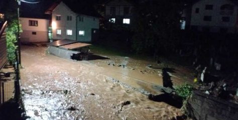 U Teočaku proglašeno stanje prirodne nesreće, ekipe civilne zaštite noć provele na terenu
